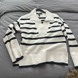 Ellen Tracy V-neck sweater